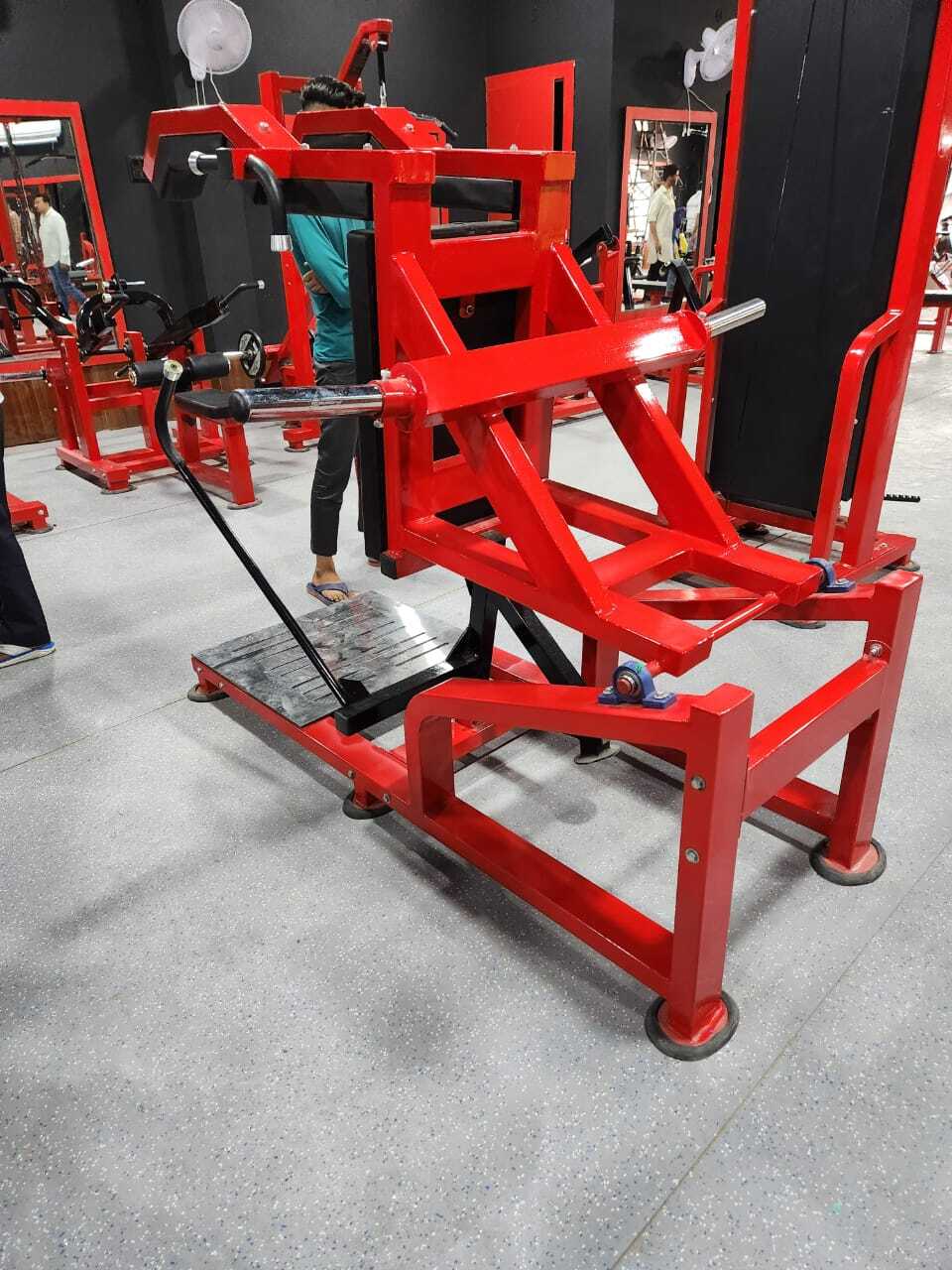 Gym Super Squat Machine Application: Endurance