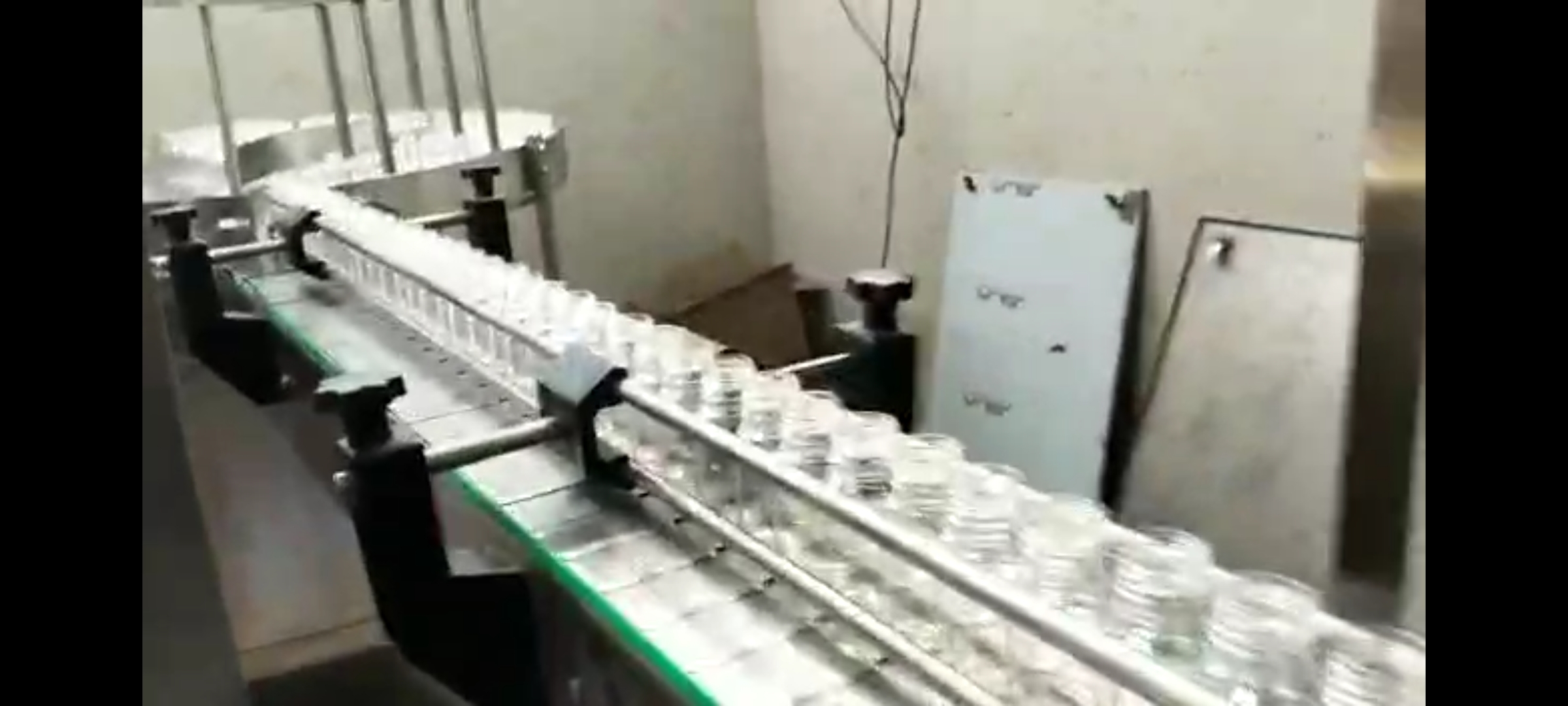 Automatic Liquid Filling Machines By Sri Pack Packing Machinery
