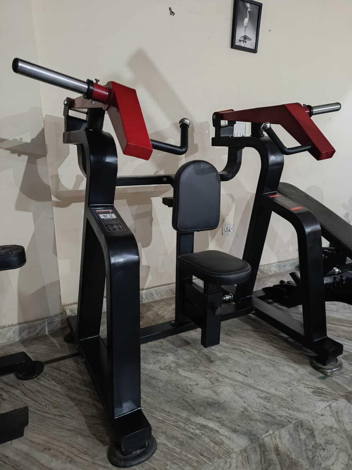 Plate Loaded Shoulder Press Machine Application: Tone Up Muscle