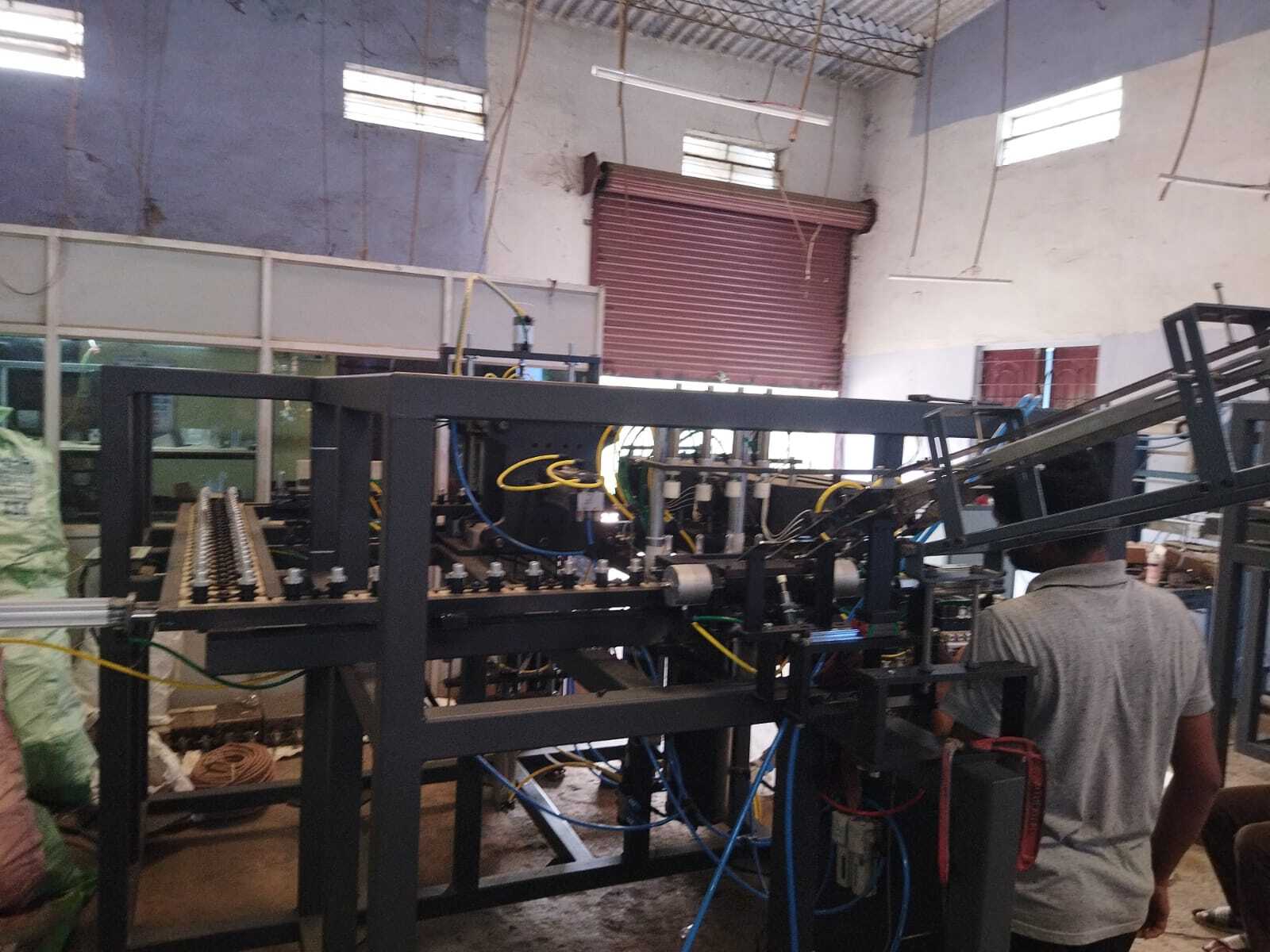 Delta Automation Pet Strech Blow Moulding Machine With Auto Loader