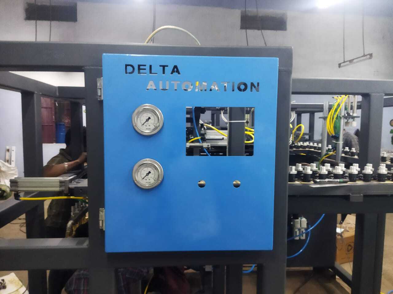 Delta Automation Pet Strech Blow Moulding Machine With Auto Loader
