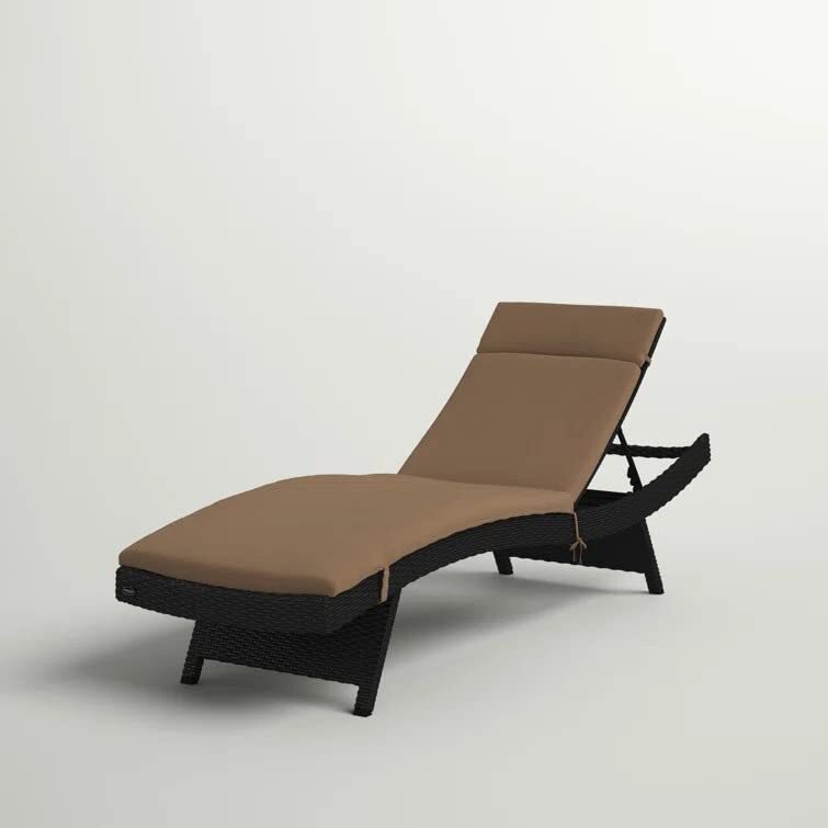 Wicker Lounger Application: Sand Beach