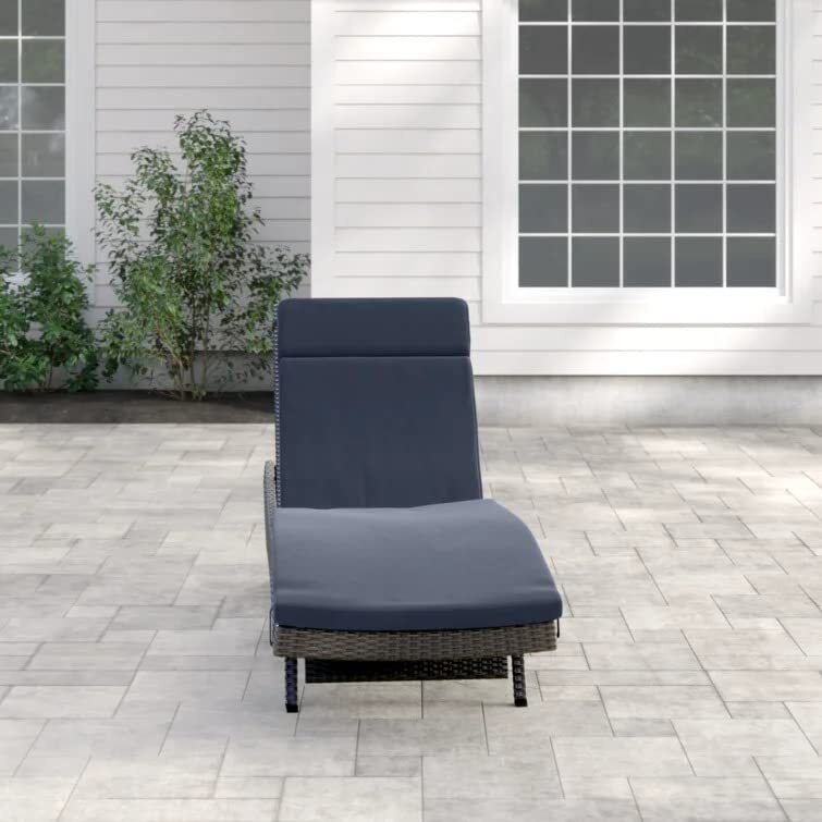 Lawn Lounger Application: Sand Beach