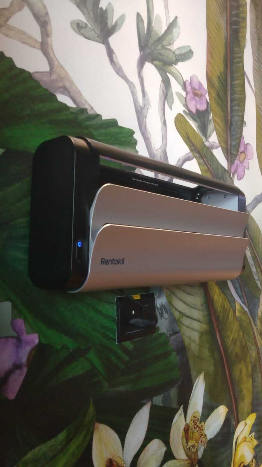 Lumnia Compact Fly Catcher - Material: Abs Plastic