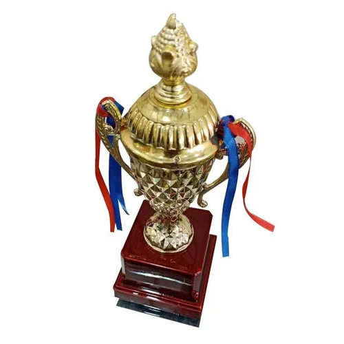 9 इंच की लकड़ी और धातु की ट्रॉफी