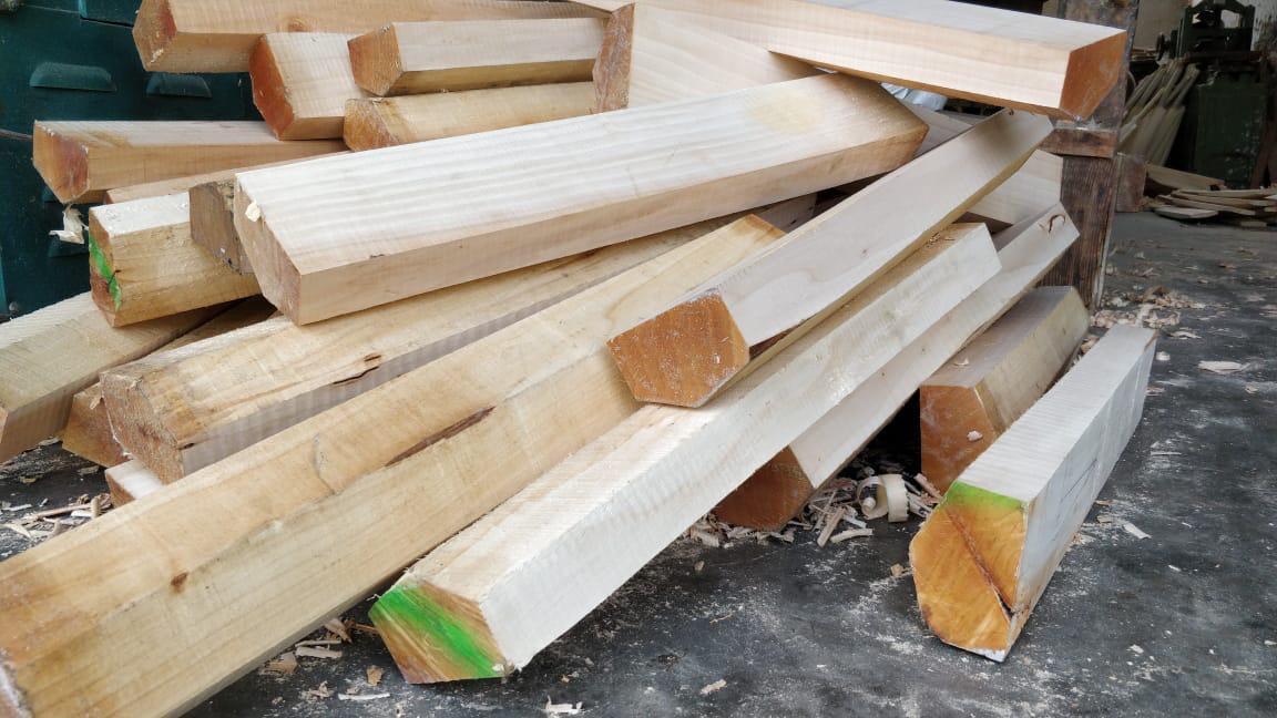 English Willow Cleft Age Group: Adults