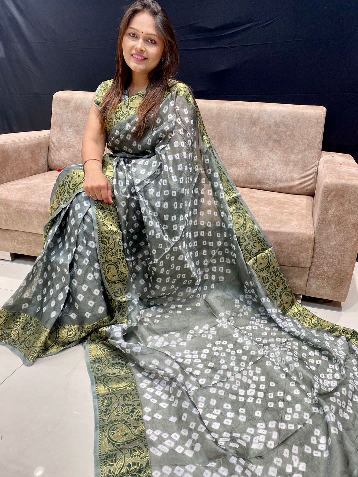 Fashionable Bandhani Saree