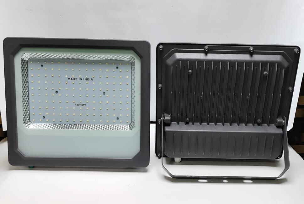Cool White(cw) 150 - 200w Flood Light Frnt
