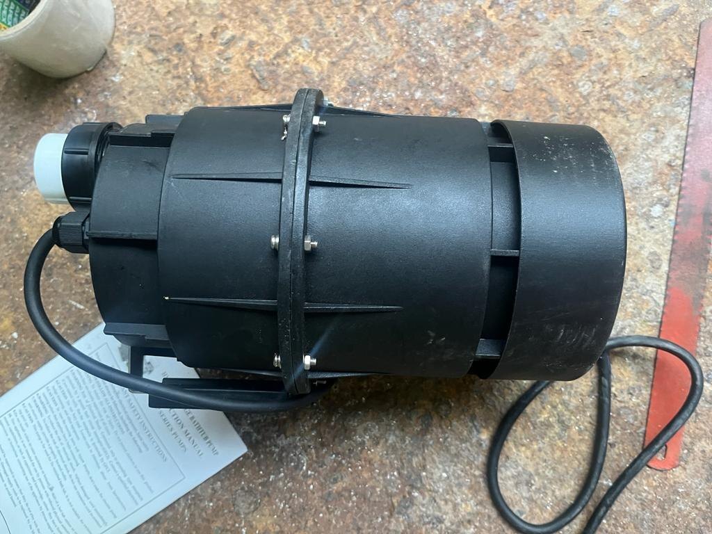 Jacuzzi Air Blower Pump - 900w | Black, Round Shape, 9-hole Jet Design, 1-year Warranty, Ideal For Bubble Massage In Swimming Pools