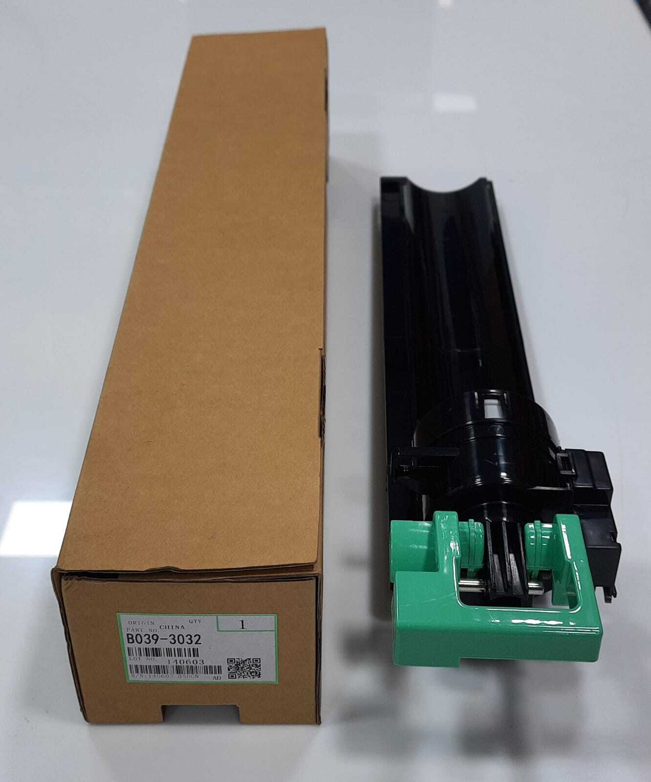 Ricoh Aficio 1015 1018 2015 2018 Mp2000 Mp1600 Mp2500 Toner Hopper Supply Unit B039-3032 - Color: Black