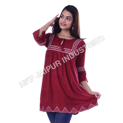 महिलाओं की कढ़ाई टॉप रेयों कुर्ती