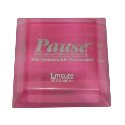 डिज़ाइनर पेपरवेट