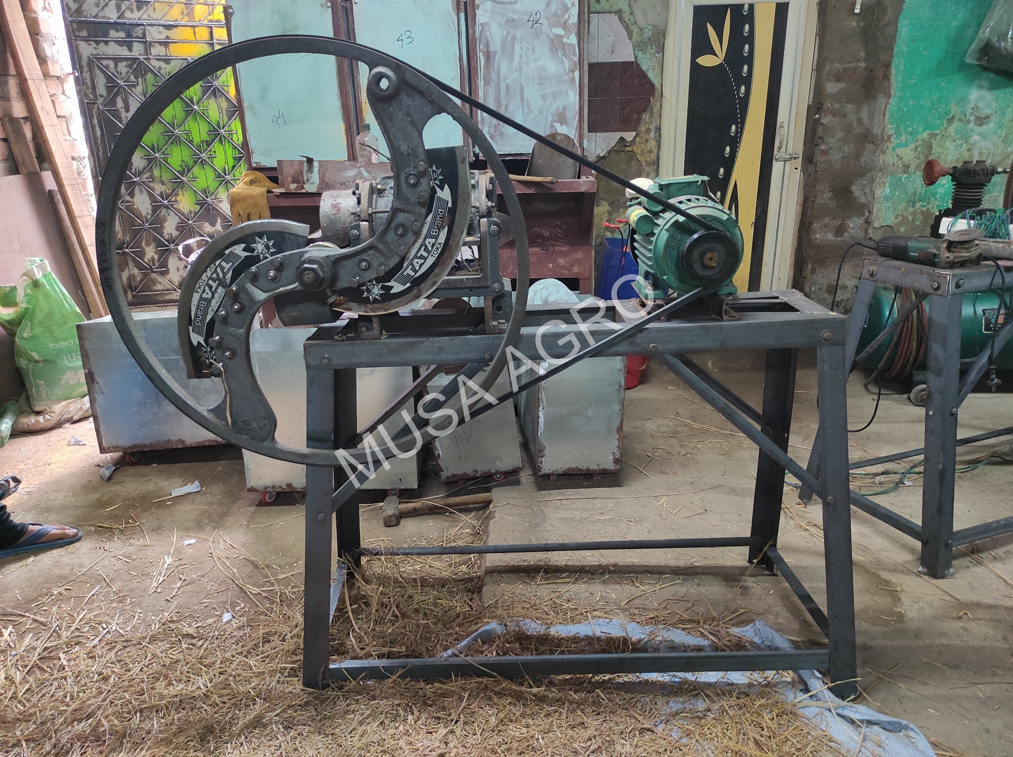 Chaff Cutter Kutti Machine - Capacity: 5-10 Kg/hr