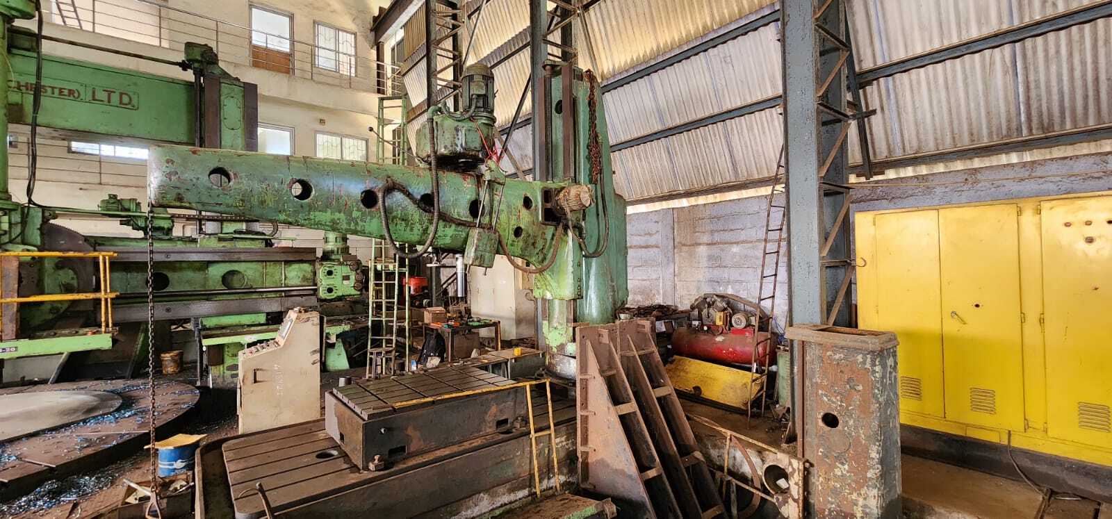 Radial Drilling Machine - Hec 3 Mtr Arm Length, 100mm Spindle Diameter