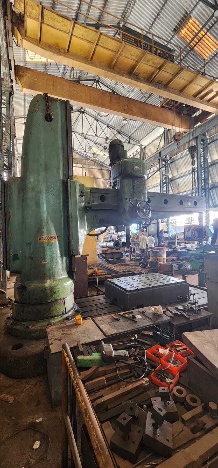 Radial Drilling Machine - Hec 3 Mtr Arm Length, 100mm Spindle Diameter