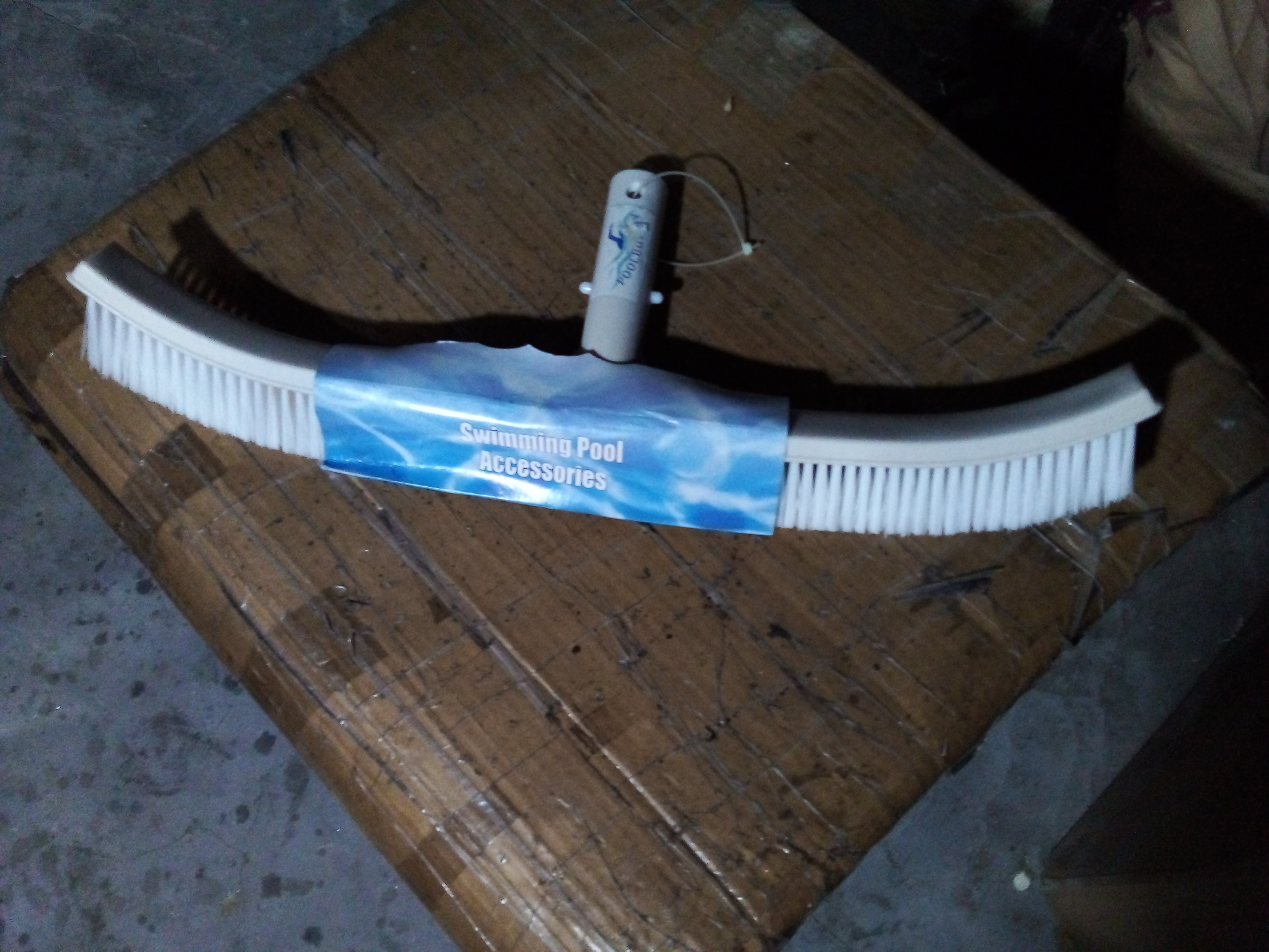 Swimming Pool Wall Brush Curved - Color: White