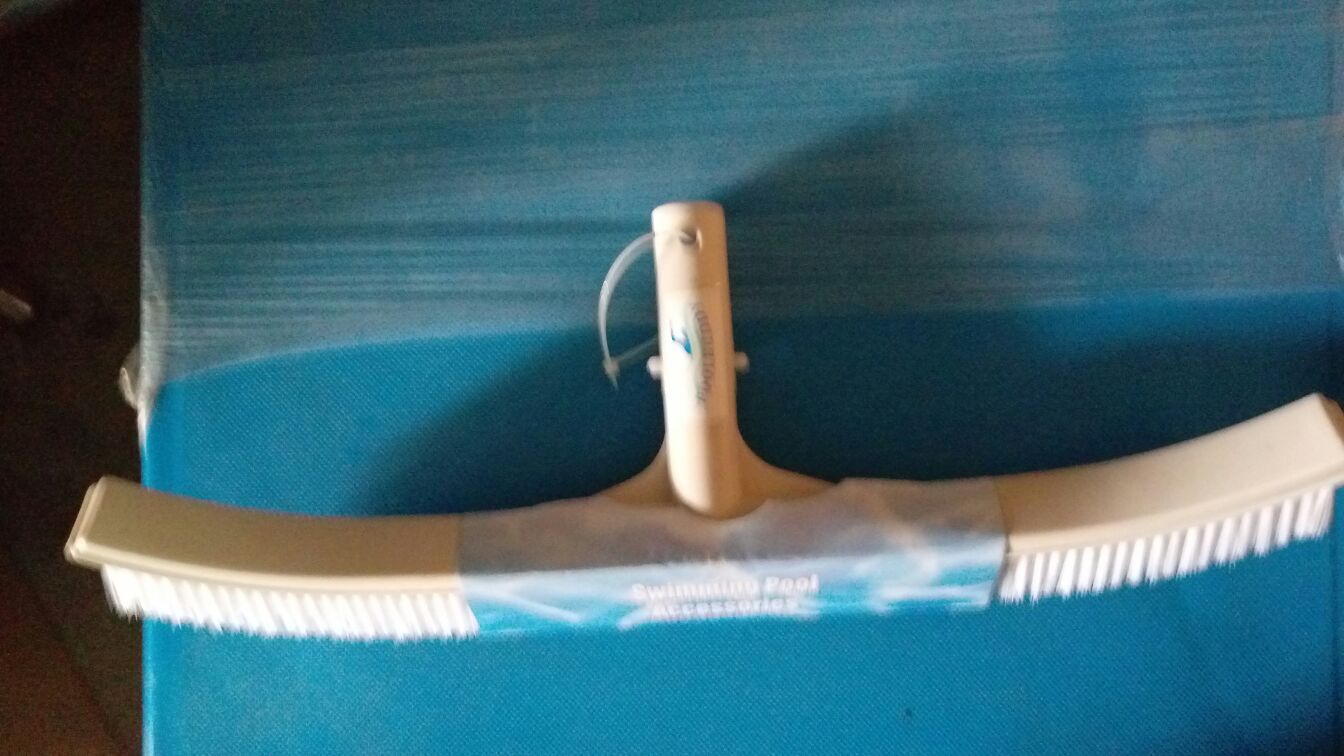 Swimming Pool Wall Brush Curved - Color: White