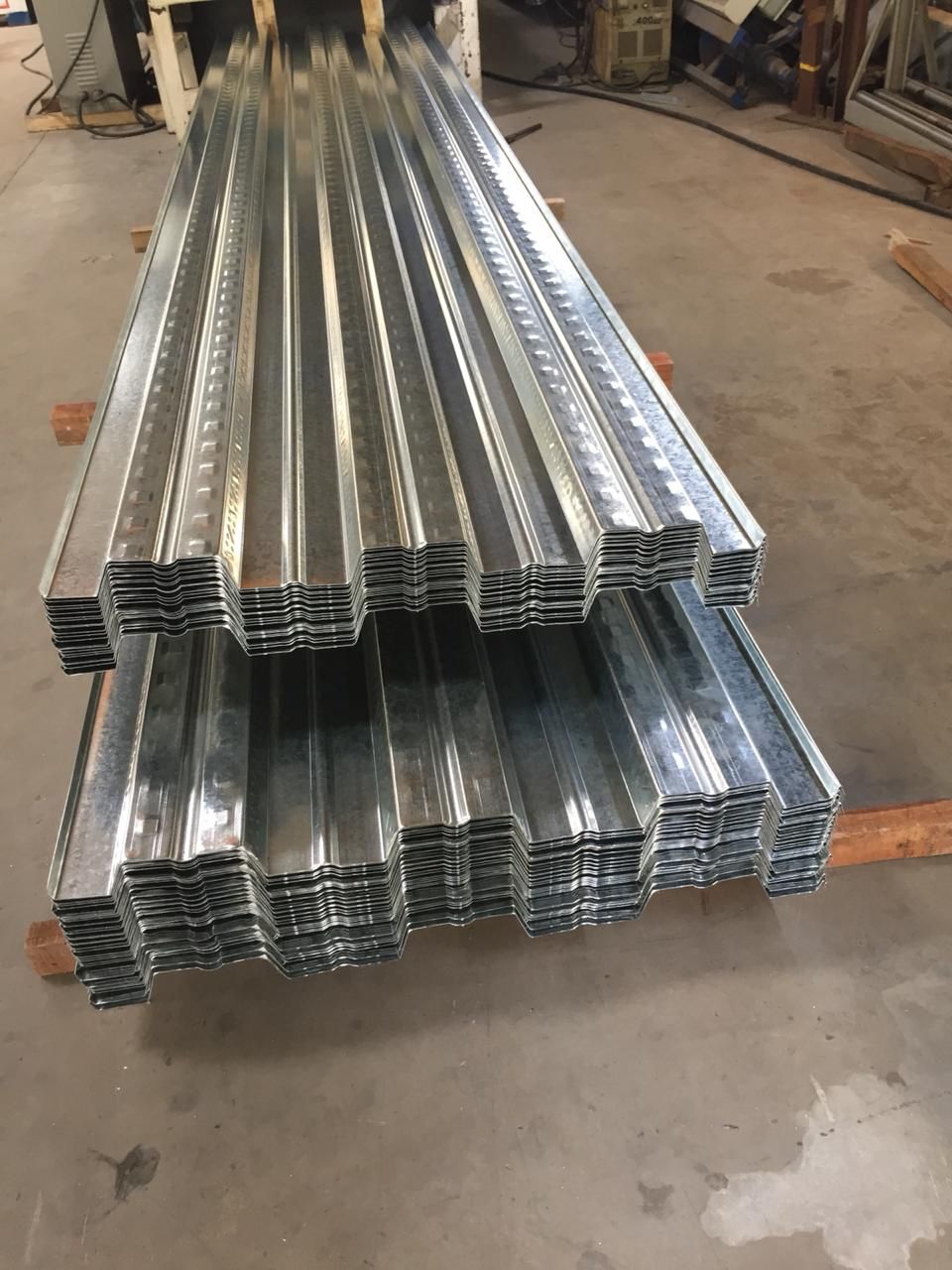 Decking Sheet - Galvanized Steel, 1044 Mm Width, 0.80 Mm, 1.0 Mm, 1.2 Mm Thickness | Ideal For Residential, Commercial, Industrial Applications