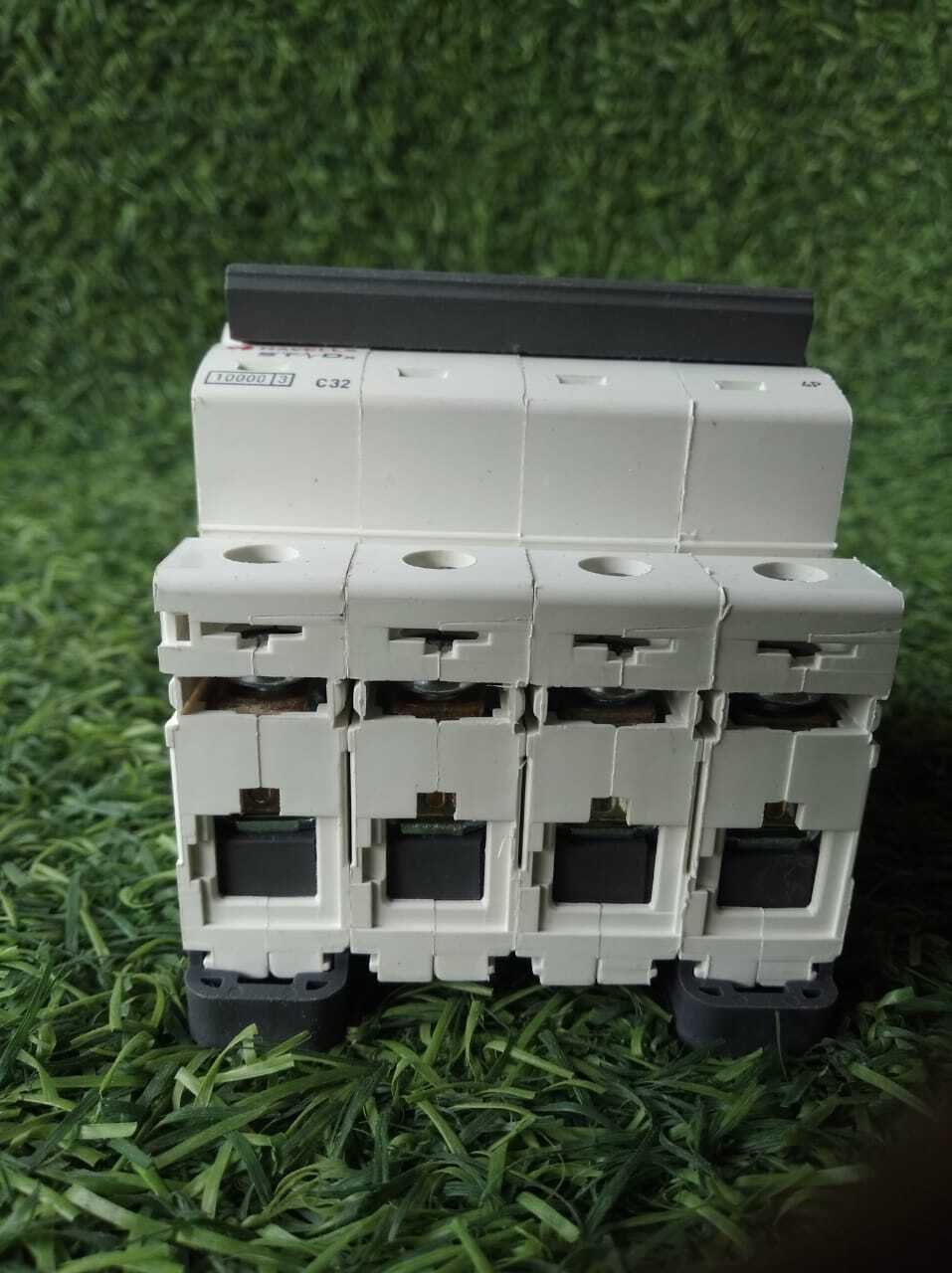 Miniature Circuit Breaker - 32a 4p, Industrial Application, White Color