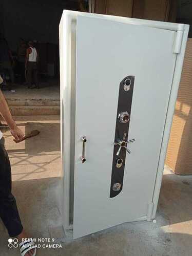 एकल दरवाज़ा ज्वेलरी सुरक्षित।