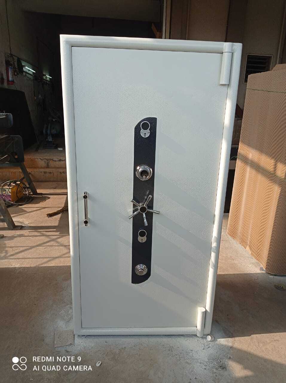 Single Door Jewellery Safe - Alter Distance: Na