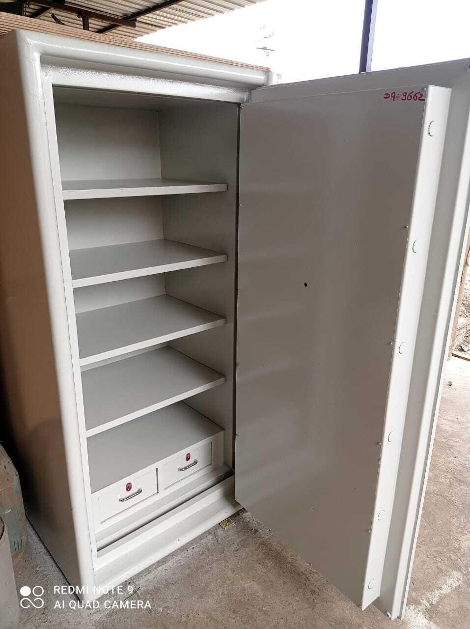 Single Door Jewellery Safe - Alter Distance: Na
