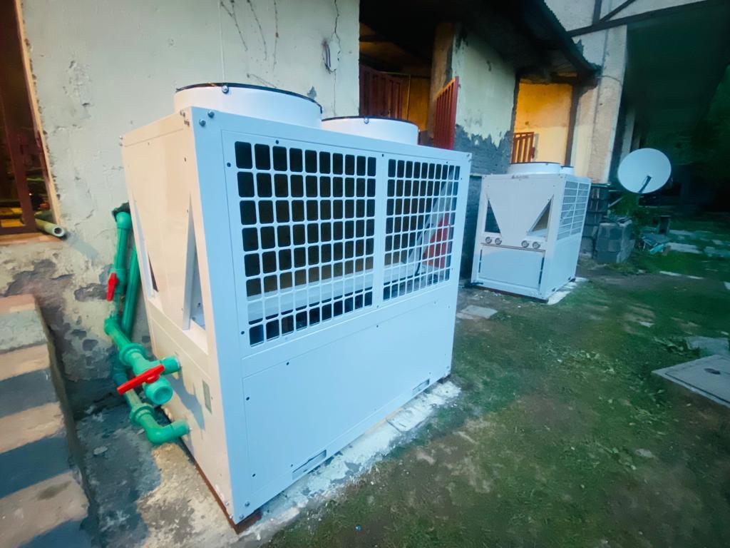 Evi Heat Pump - Color: White