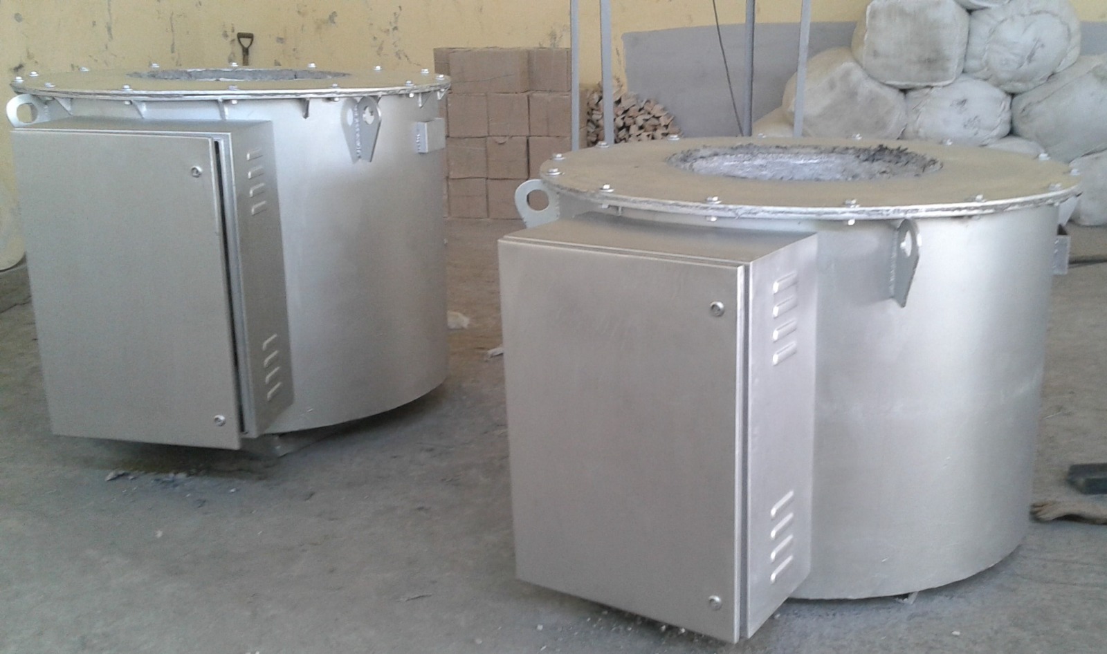 Electric Furnaces - Application: Melting And Holding