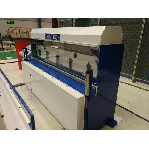 Nc Shearing Machine - Heavy-Duty Metal Construction , Precision Cutting Mechanism for Efficient Operations