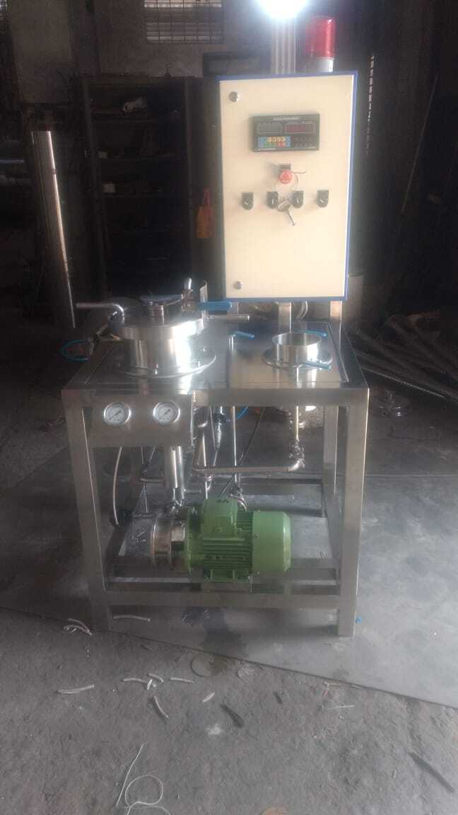 Hthp Sample Yarn Dyeing Machine - Manufacturing Year: 2 Months