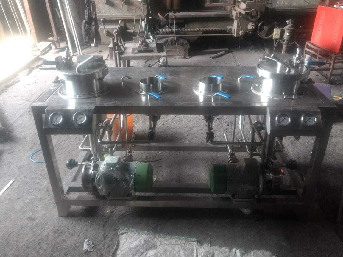 Hthp Sample Yarn Dyeing Machine - Manufacturing Year: 2 Months