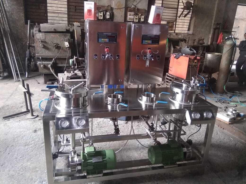 Hthp Sample Yarn Dyeing Machine - Manufacturing Year: 2 Months