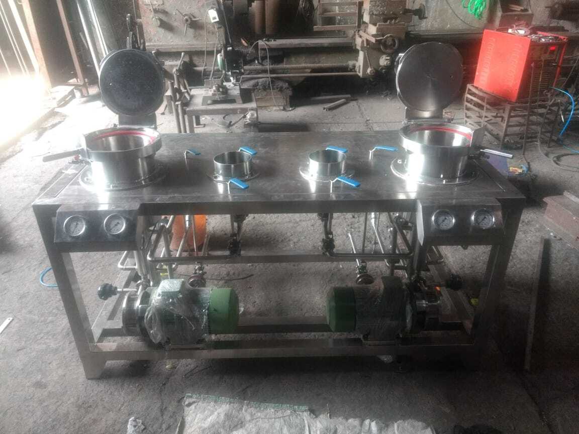 Hthp Sample Yarn Dyeing Machine - Manufacturing Year: 2 Months