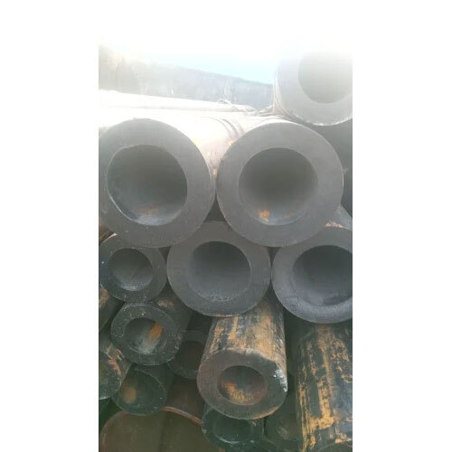 Ms Seamless Pipe की विशेषताएँ उच्च गुणवत्ता वाले स्टील सामग्री का उपयोग कर निर्मित होती हैं जो उन्हें ताकत और स्थायित्व प्रदान करती है। यह पाइप सीधा और बिना किसी वेल्डिंग के होता है, जिससे इसके प्रदर्शन में सुधार होता है और इसे विभिन्न औद्योगिक अनुप्रयोगों के लिए उपयुक्त बनाता है।