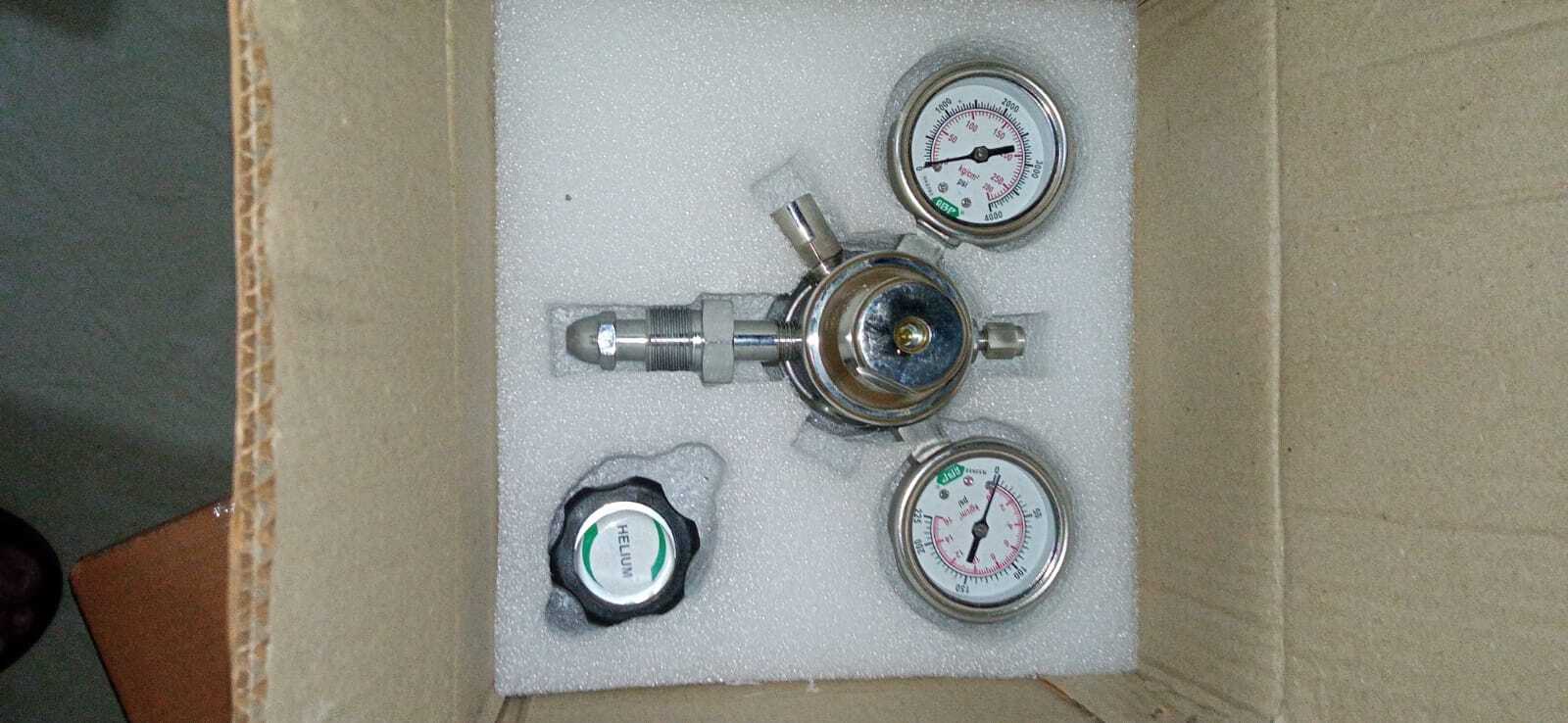 Cylinder Regulators - Double Stage Stainless Steel Regulators For Hydrogen, Nitrogen, Air And Helium | Precision Pressure Control, Durable Design