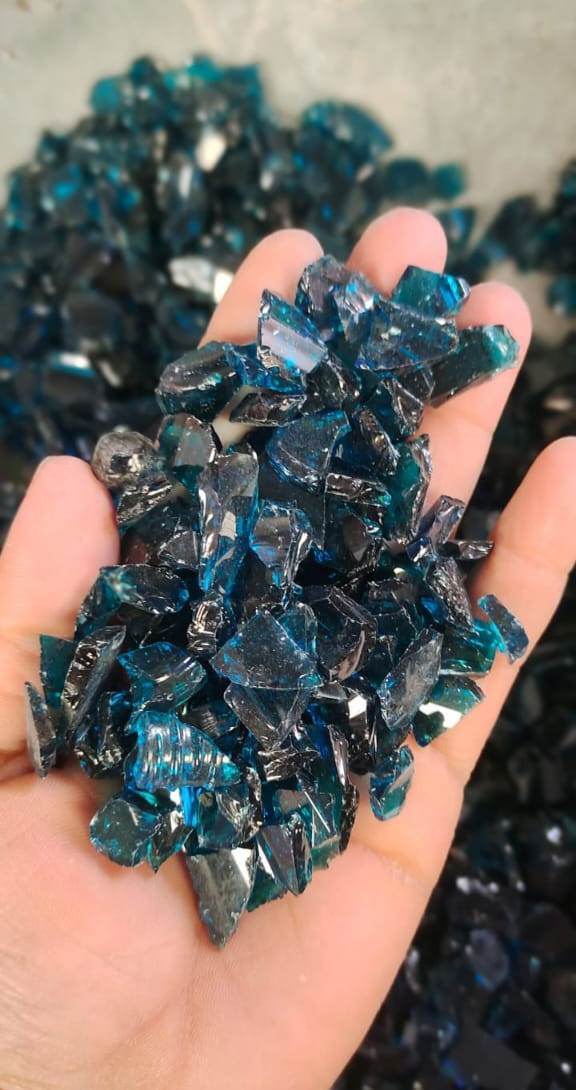 High Quality Cullet Tedium Glass Stone Chips With Different Size Special For Premium Terrazzo Flooring Wall Cladding Fire Pit Decoration