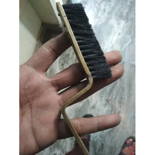 प्राकृतिक बालों का ब्रश