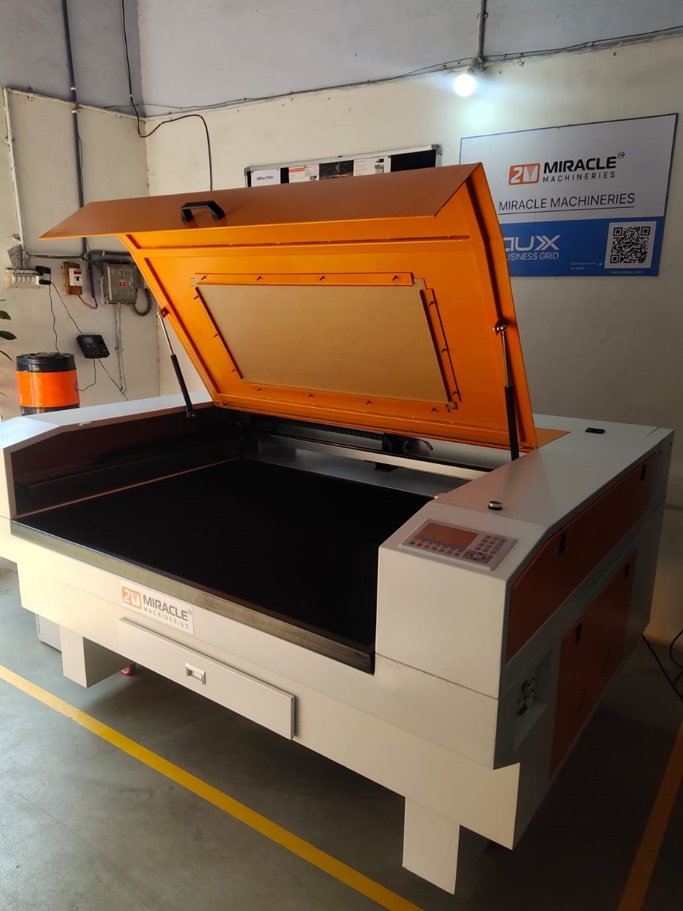 Acrylic Co2 Laser Cutting Machine - Automatic Grade: Semi Automatic