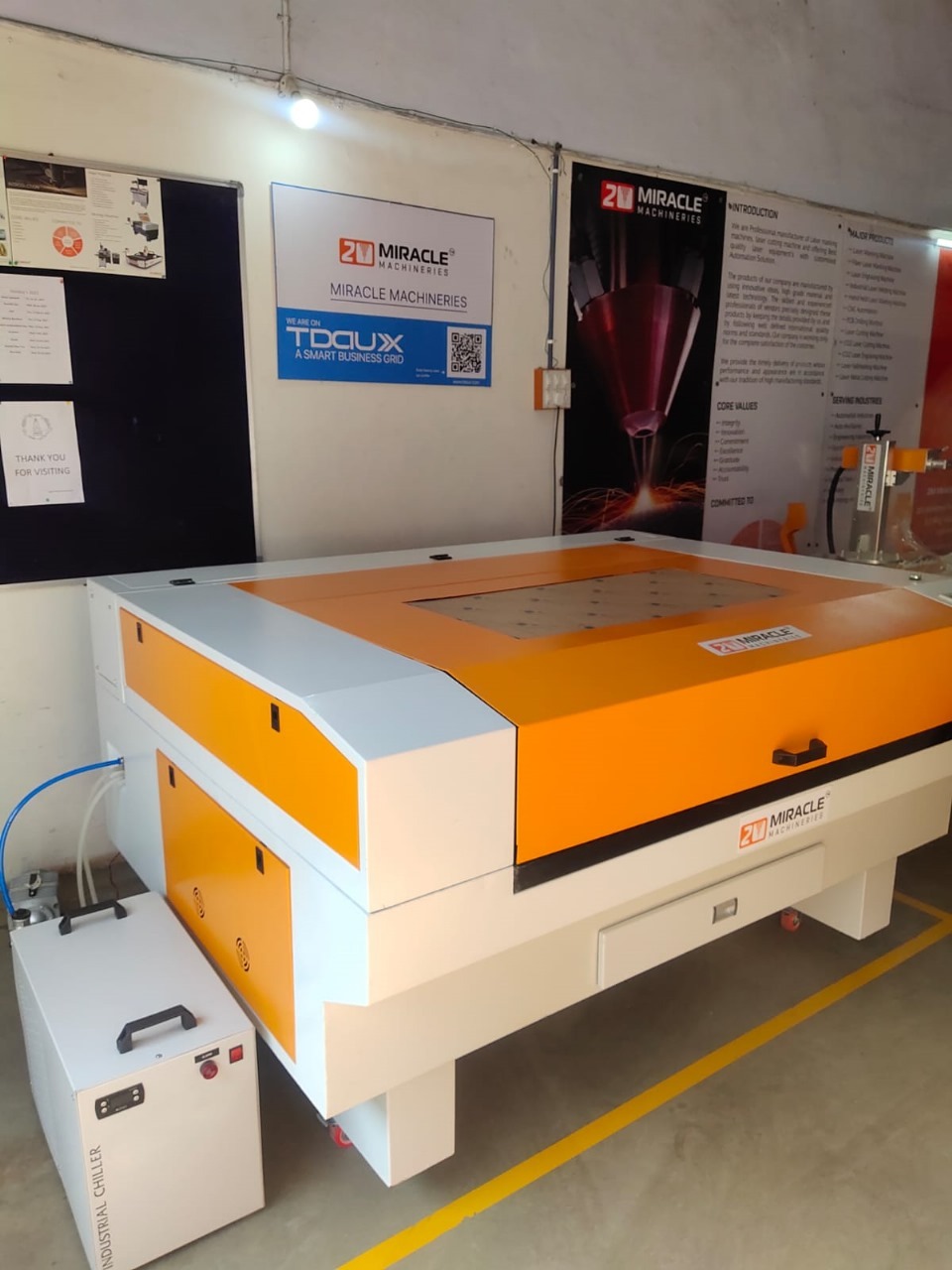 Acrylic Co2 Laser Cutting Machine - Automatic Grade: Semi Automatic