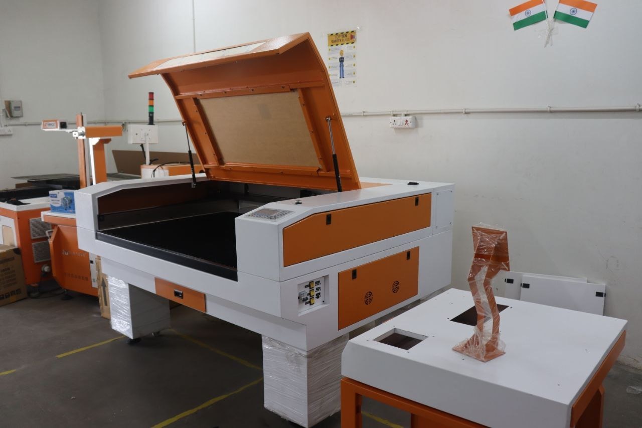 Acrylic Co2 Laser Cutting Machine - Automatic Grade: Semi Automatic