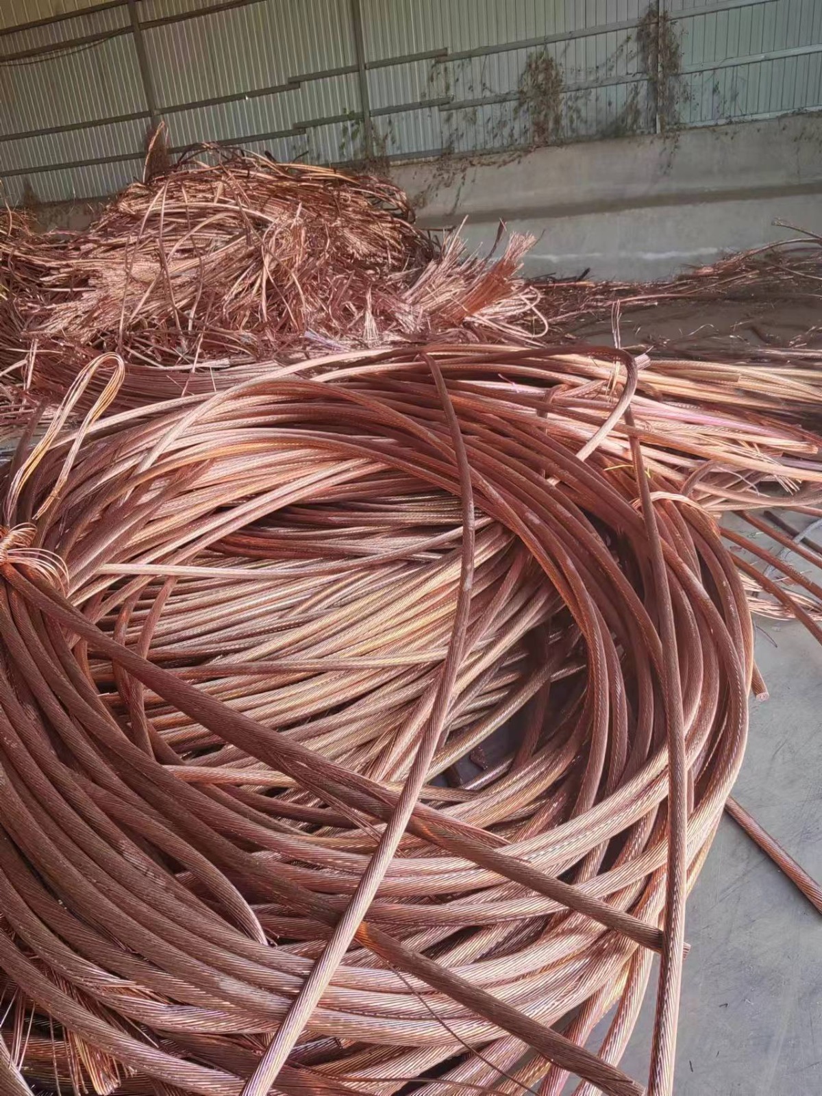 Copper Milberry Wire Scrap - 99.99% Application: Electrical Industry