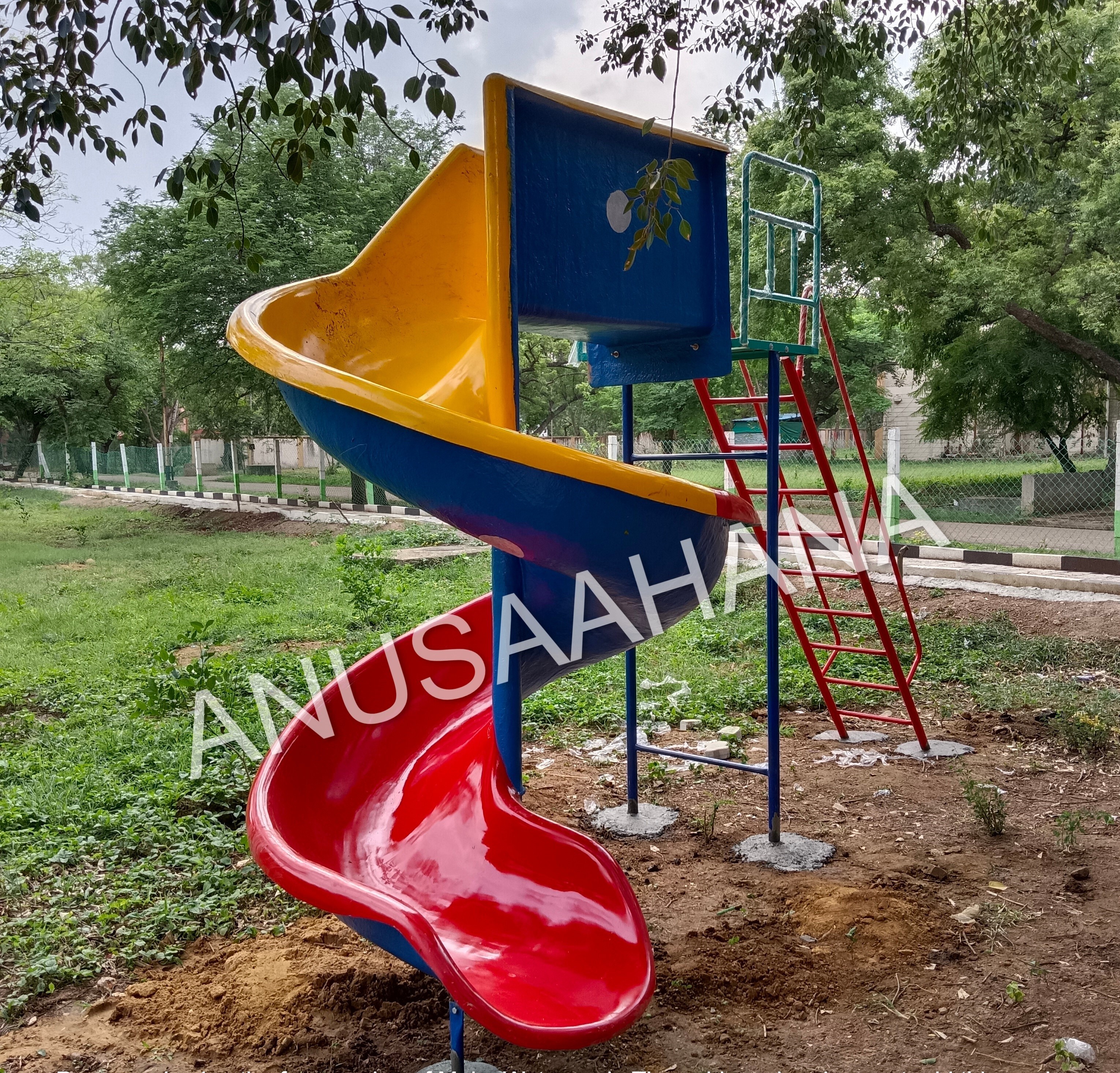 Spiral Slide - Material: Frp