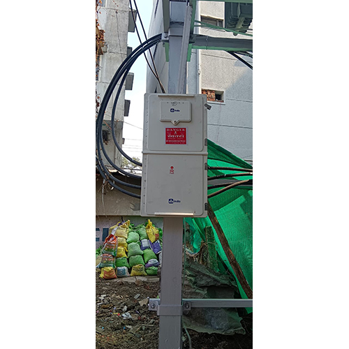 Distribution Transformer - Metal Build 440 Volt Rated Voltage | High Efficiency Three Phase 50 Hertz Frequency Reliable Power Distribution