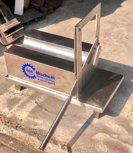 MANUAL CASSATA CUTTING MACHINE