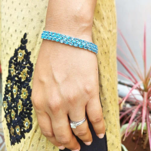 प्राकृतिक स्विस नीला टोपाज़ ब्रेसलेट