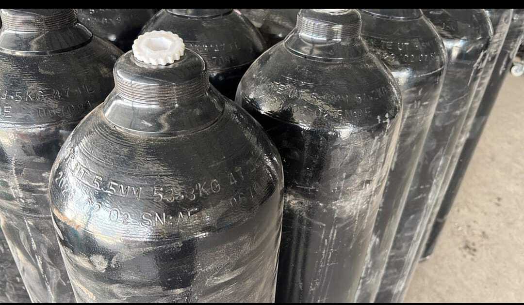 Oxygen Cylinder - Iron Large-size Portable Gas Storage Vessel | Sturdy Reliable Performance Durable And Quality Inspected