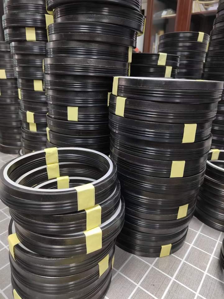 Oil Seals - Metal & Rubber, Variable Inner & Outer Diameter | Contamination Block, Leak Prevention, Lubricant Retention, System Longevity, Wear Reduction