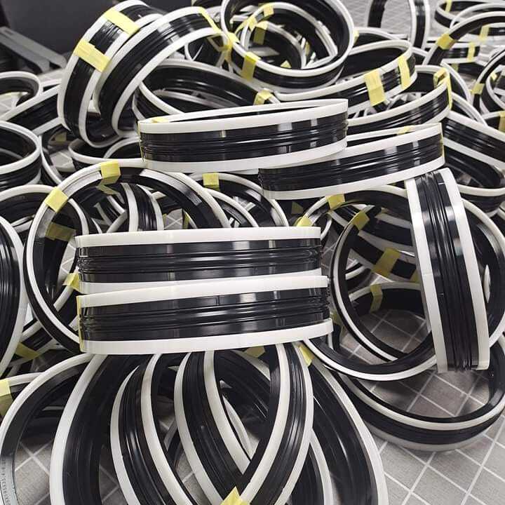 Oil Seals - Metal & Rubber, Variable Inner & Outer Diameter | Contamination Block, Leak Prevention, Lubricant Retention, System Longevity, Wear Reduction