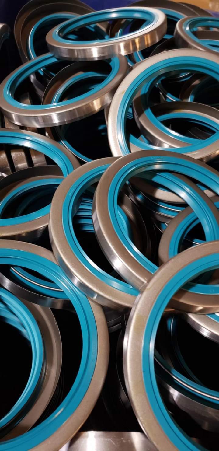 Hydraulic Seals - Rubber, Various Sizes, Circular Shape | High-pressure Resistance, Efficient Operation, Leak Prevention, Fluid Containment