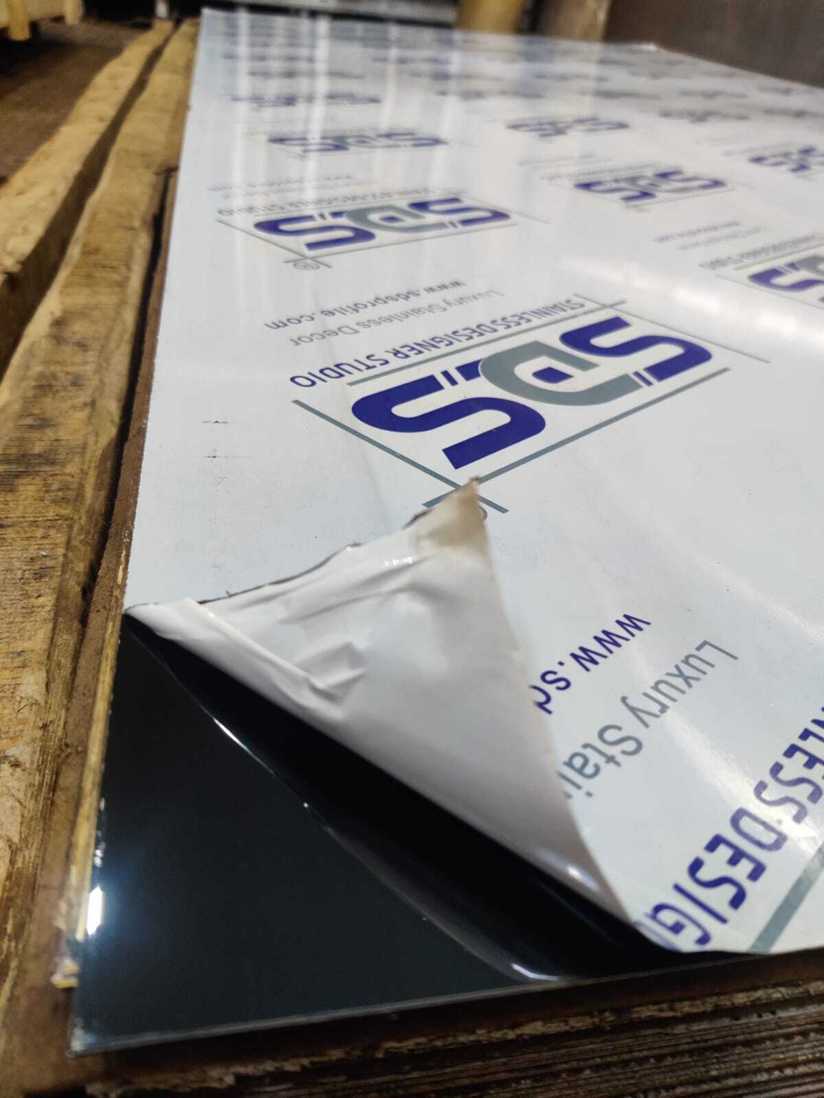 Sds Brand Ss Black Colored Mirror Finish Sheet By Sds